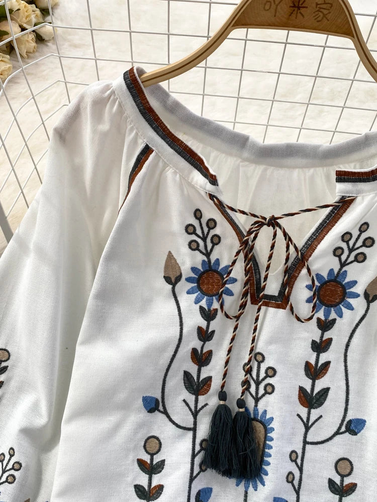 Women Spring Blouse Ethnic Style Retro Literature Loose Embroidered Cotton Linen Round Neck Pullover Shirt Casual Top D3549