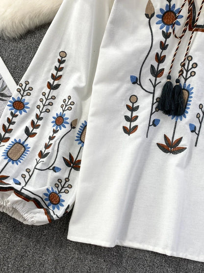 Women Spring Blouse Ethnic Style Retro Literature Loose Embroidered Cotton Linen Round Neck Pullover Shirt Casual Top D3549